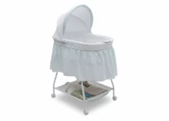 Delta Children Deluxe Sweet Beginnings Bassinet